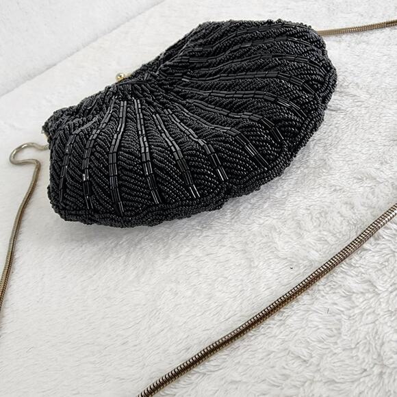 Andre Cellini Black Beaded Clamshell evening bag with snake chain strap. EUC - Picture 4 of 6